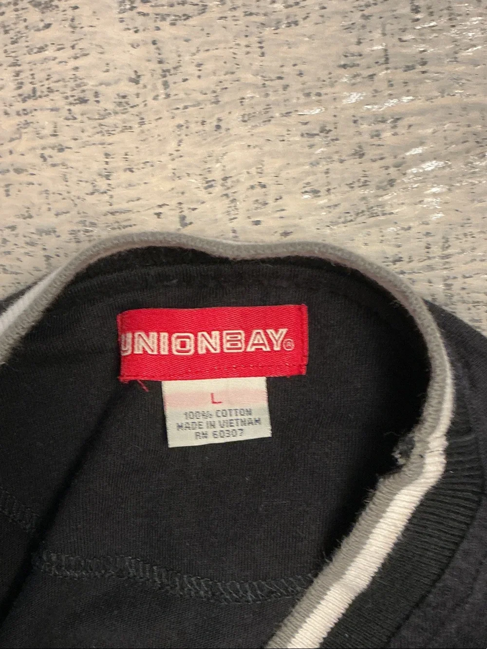 UNIONBAY Black and Cream Colorblock Crewneck Sweater